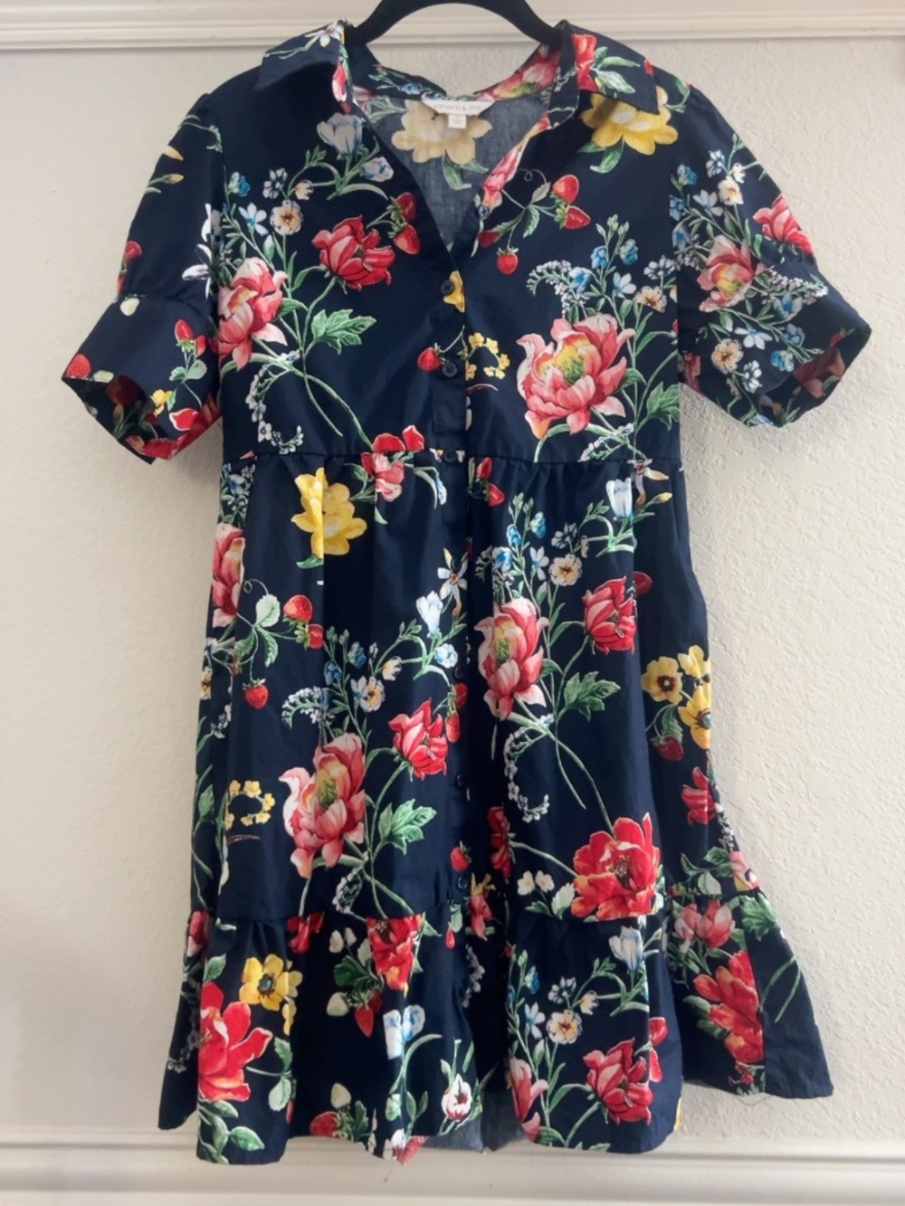 Crown & Ivy Navy Floral Button Front Dress Size Small